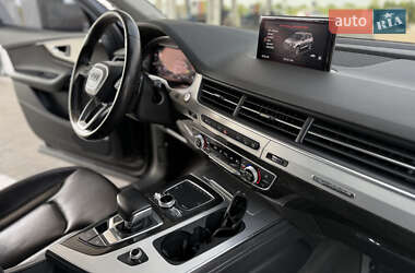 Позашляховик / Кросовер Audi Q7 2015 в 