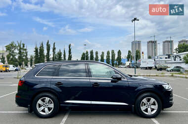 Внедорожник / Кроссовер Audi Q7 2015 в 