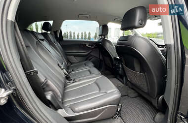 Внедорожник / Кроссовер Audi Q7 2015 в 