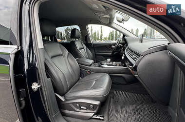 Внедорожник / Кроссовер Audi Q7 2015 в 