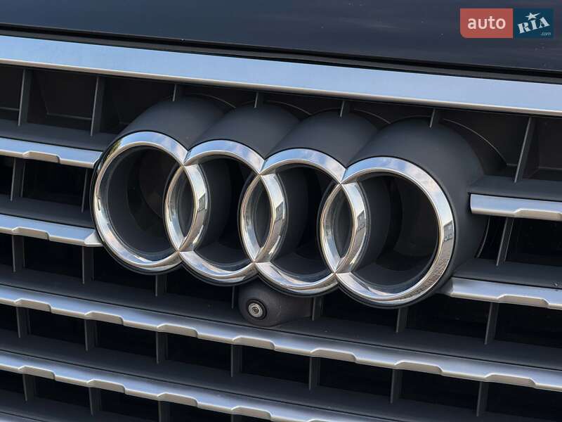 Позашляховик / Кросовер Audi Q7 2017 в Луцьку