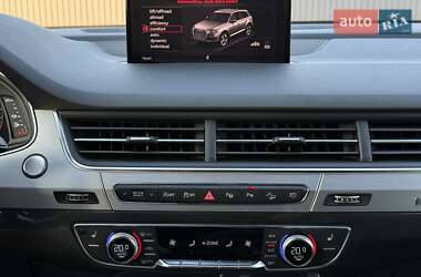 Внедорожник / Кроссовер Audi Q7 2017 в 