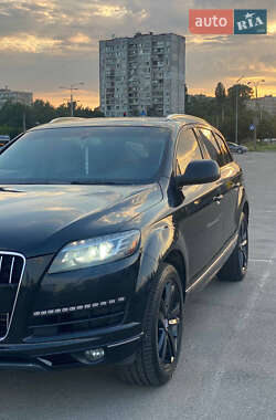 Внедорожник / Кроссовер Audi Q7 2011 в 