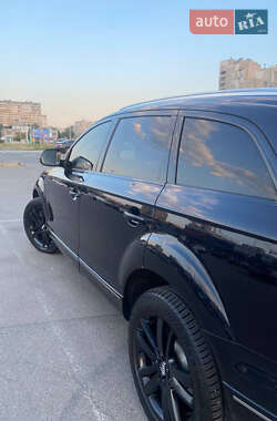 Внедорожник / Кроссовер Audi Q7 2011 в 