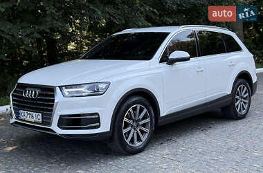 Внедорожник / Кроссовер Audi Q7 2015 в 