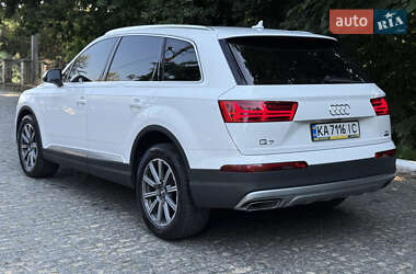 Внедорожник / Кроссовер Audi Q7 2015 в 