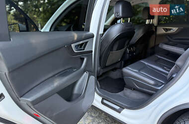 Внедорожник / Кроссовер Audi Q7 2015 в 