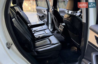Внедорожник / Кроссовер Audi Q7 2015 в 