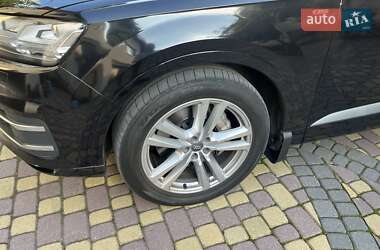 Внедорожник / Кроссовер Audi Q7 2016 в 