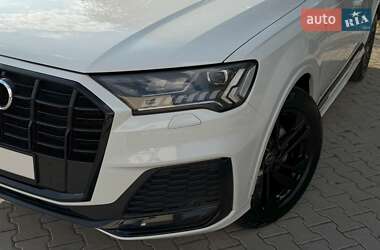 Внедорожник / Кроссовер Audi Q7 2020 в 
