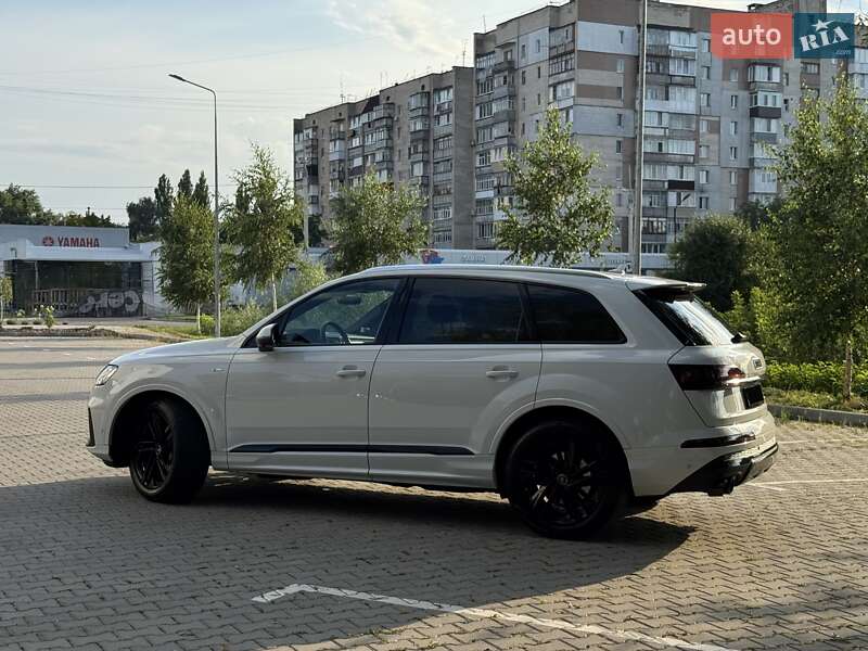 Позашляховик / Кросовер Audi Q7 2020 в Хмельницькому