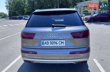 Внедорожник / Кроссовер Audi Q7 2017 в 