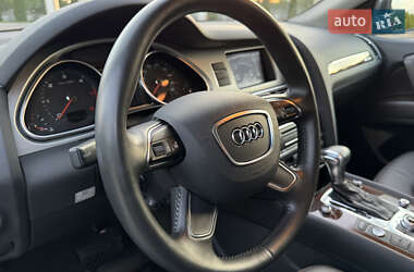 Внедорожник / Кроссовер Audi Q7 2013 в 