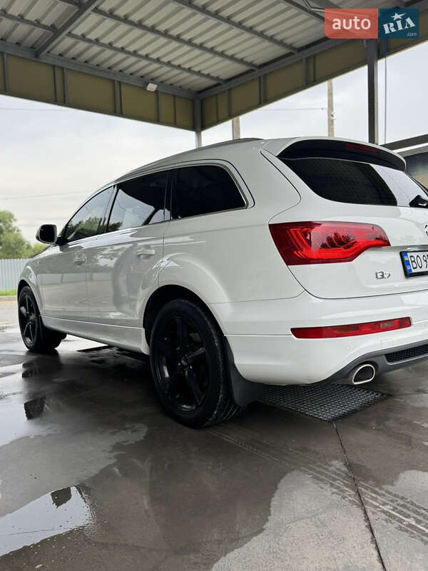 Позашляховик / Кросовер Audi Q7 2014 в Чорткові