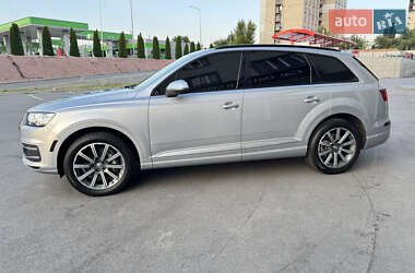 Позашляховик / Кросовер Audi Q7 2016 в 