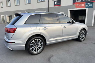 Позашляховик / Кросовер Audi Q7 2016 в 