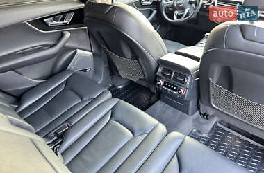 Позашляховик / Кросовер Audi Q7 2016 в 