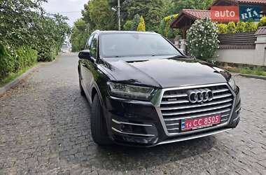 Внедорожник / Кроссовер Audi Q7 2016 в 