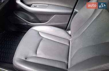 Внедорожник / Кроссовер Audi Q7 2016 в 