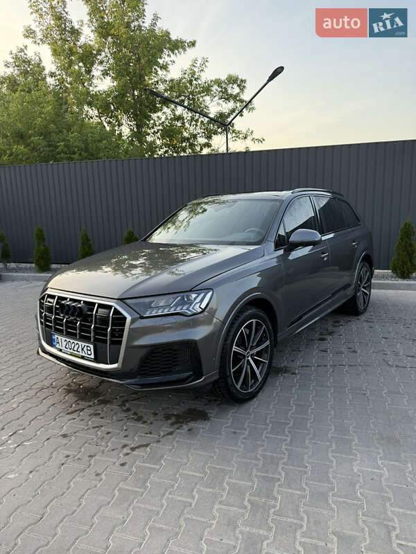 Позашляховик / Кросовер Audi Q7 2021 в Києві