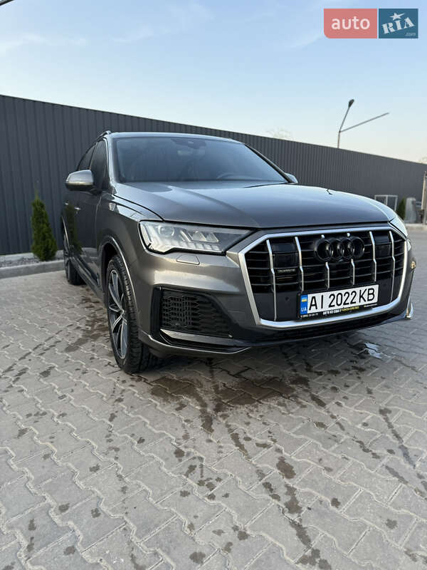 Позашляховик / Кросовер Audi Q7 2021 в Києві