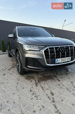Внедорожник / Кроссовер Audi Q7 2021 в 