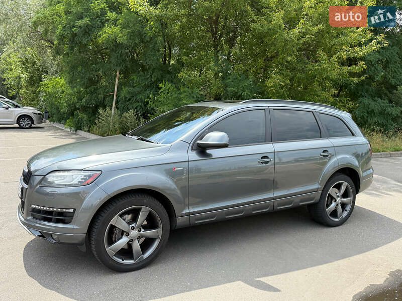 Внедорожник / Кроссовер Audi Q7 2014 в Киеве