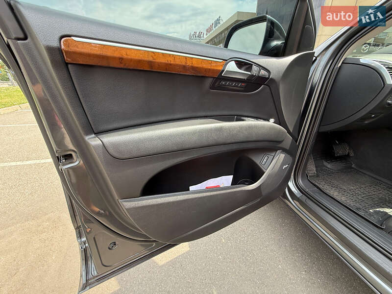 Внедорожник / Кроссовер Audi Q7 2014 в Киеве