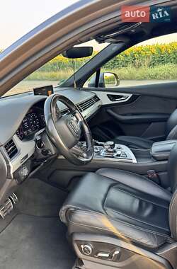 Внедорожник / Кроссовер Audi Q7 2017 в 