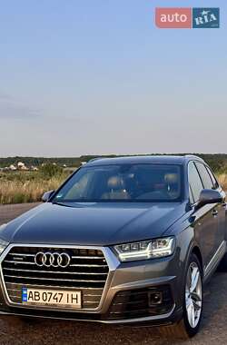 Внедорожник / Кроссовер Audi Q7 2017 в 