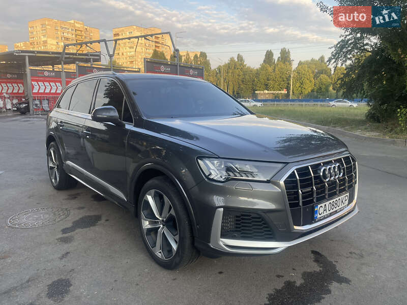 Внедорожник / Кроссовер Audi Q7 2021 в Киеве