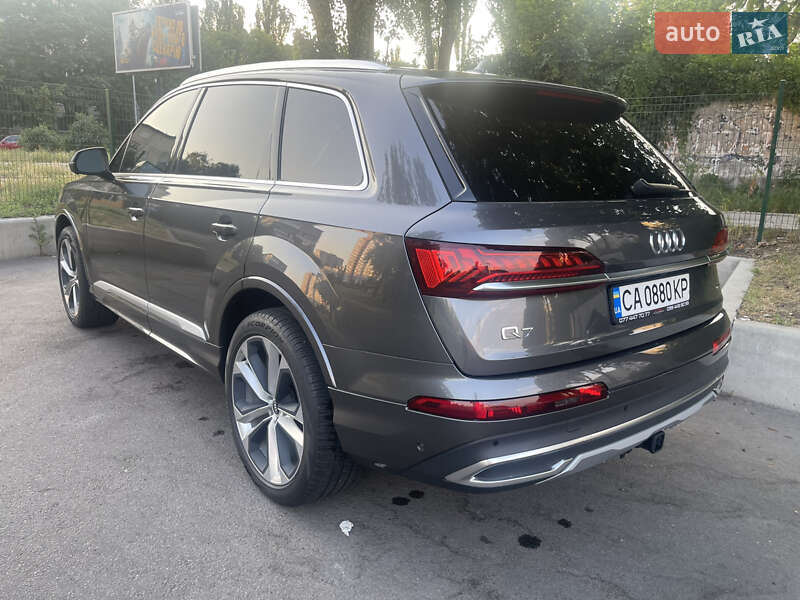 Внедорожник / Кроссовер Audi Q7 2021 в Киеве