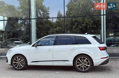 Внедорожник / Кроссовер Audi Q7 2020 в 