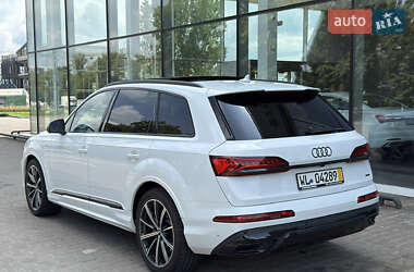 Внедорожник / Кроссовер Audi Q7 2020 в 