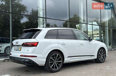 Внедорожник / Кроссовер Audi Q7 2020 в 
