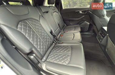 Внедорожник / Кроссовер Audi Q7 2020 в 