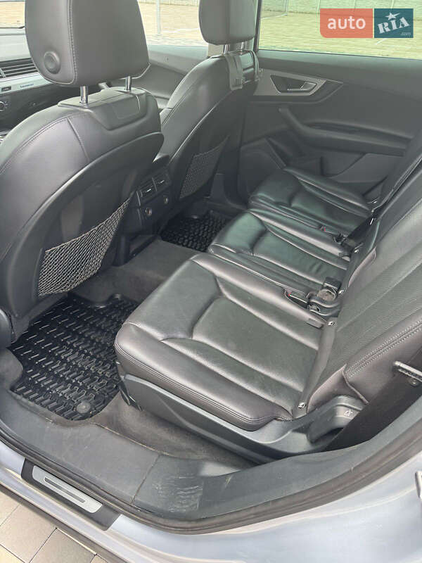 Позашляховик / Кросовер Audi Q7 2015 в Дніпрі
