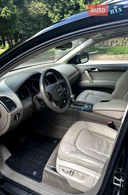 Позашляховик / Кросовер Audi Q7 2013 в 