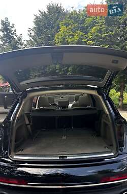 Позашляховик / Кросовер Audi Q7 2013 в 