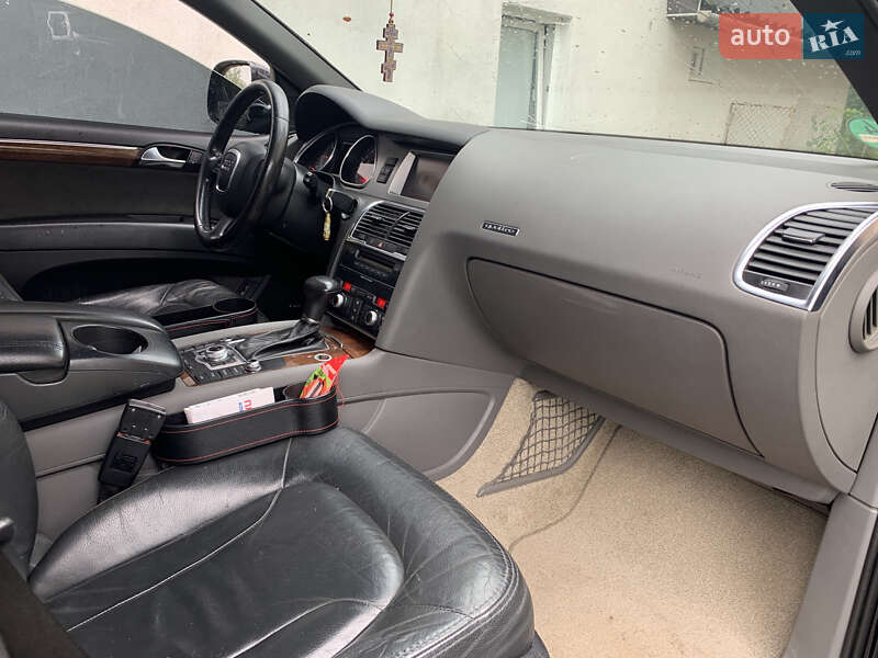 Внедорожник / Кроссовер Audi Q7 2006 в Надворной