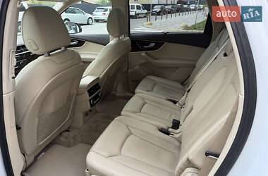 Позашляховик / Кросовер Audi Q7 2017 в 