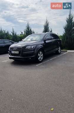 Позашляховик / Кросовер Audi Q7 2014 в 