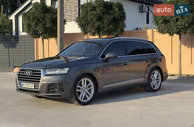 Внедорожник / Кроссовер Audi Q7 2016 в 