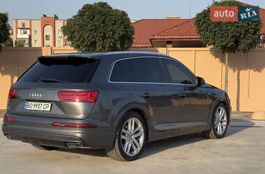 Внедорожник / Кроссовер Audi Q7 2016 в 