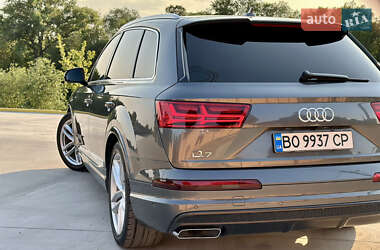 Внедорожник / Кроссовер Audi Q7 2016 в 