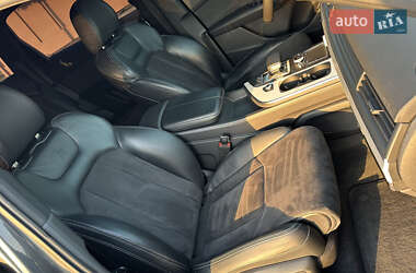 Внедорожник / Кроссовер Audi Q7 2016 в 