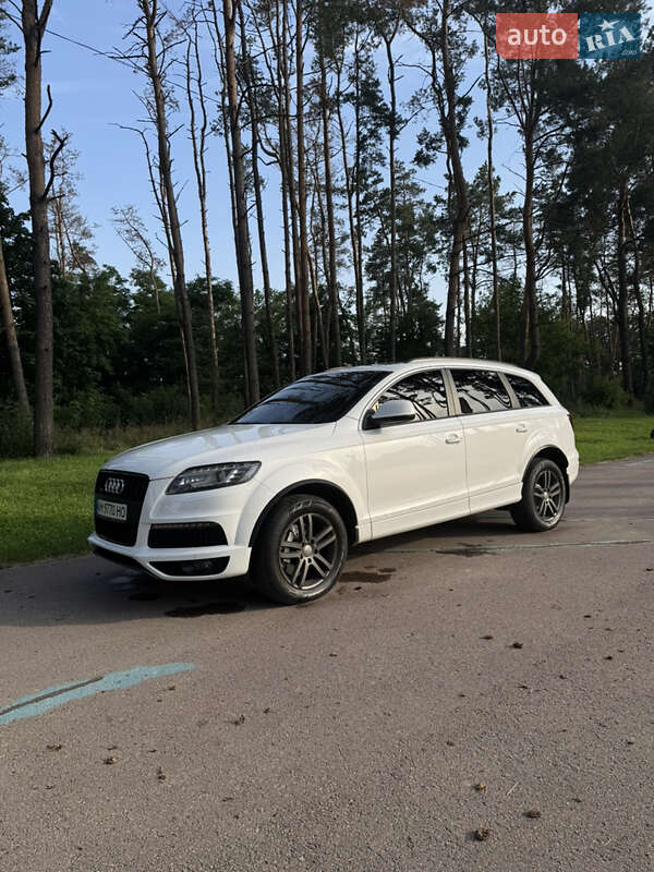 Позашляховик / Кросовер Audi Q7 2011 в Житомирі