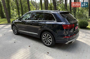Внедорожник / Кроссовер Audi Q7 2017 в 