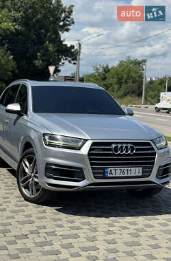 Внедорожник / Кроссовер Audi Q7 2017 в 