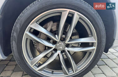 Внедорожник / Кроссовер Audi Q7 2017 в 